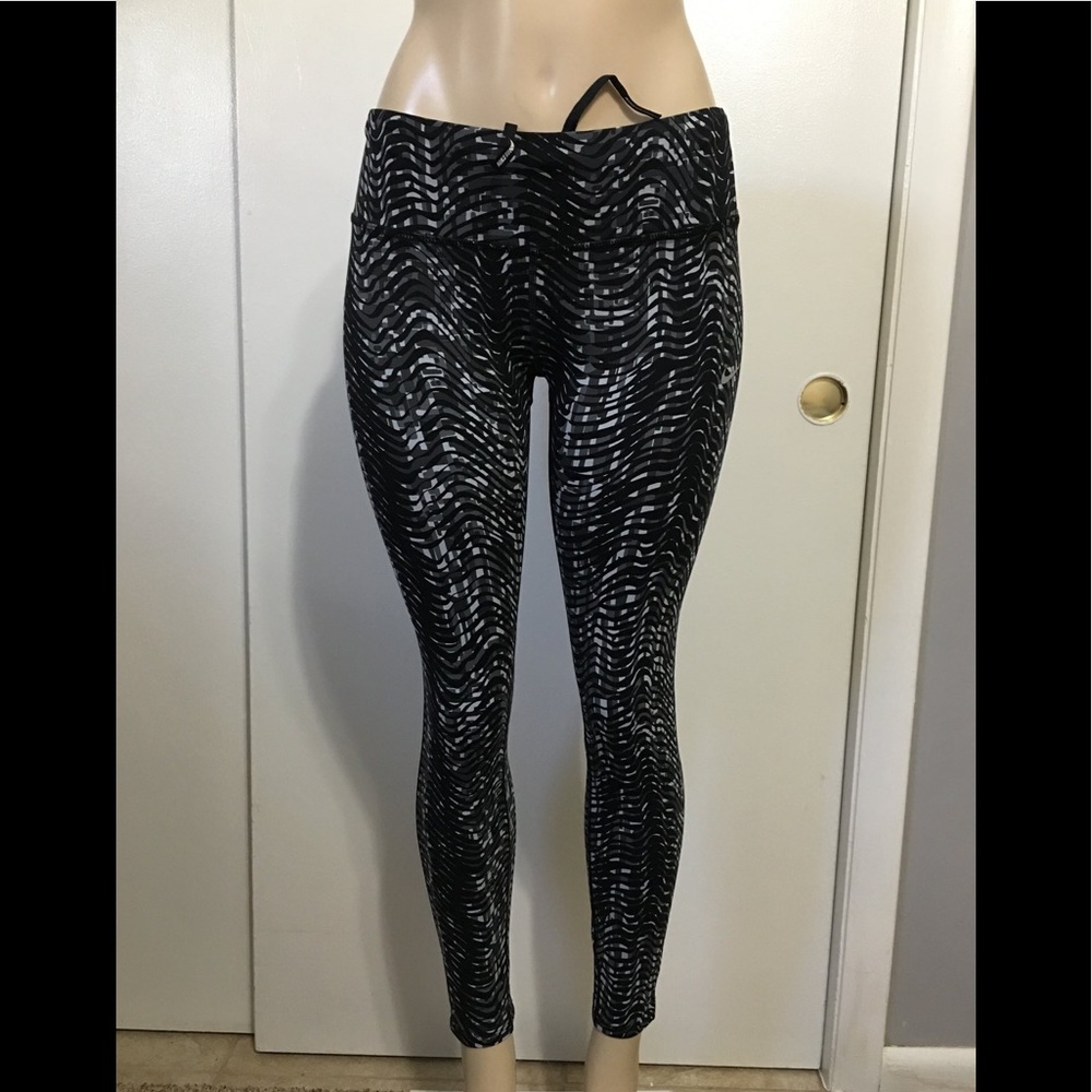 Women’s Nike full length mid rise size XL